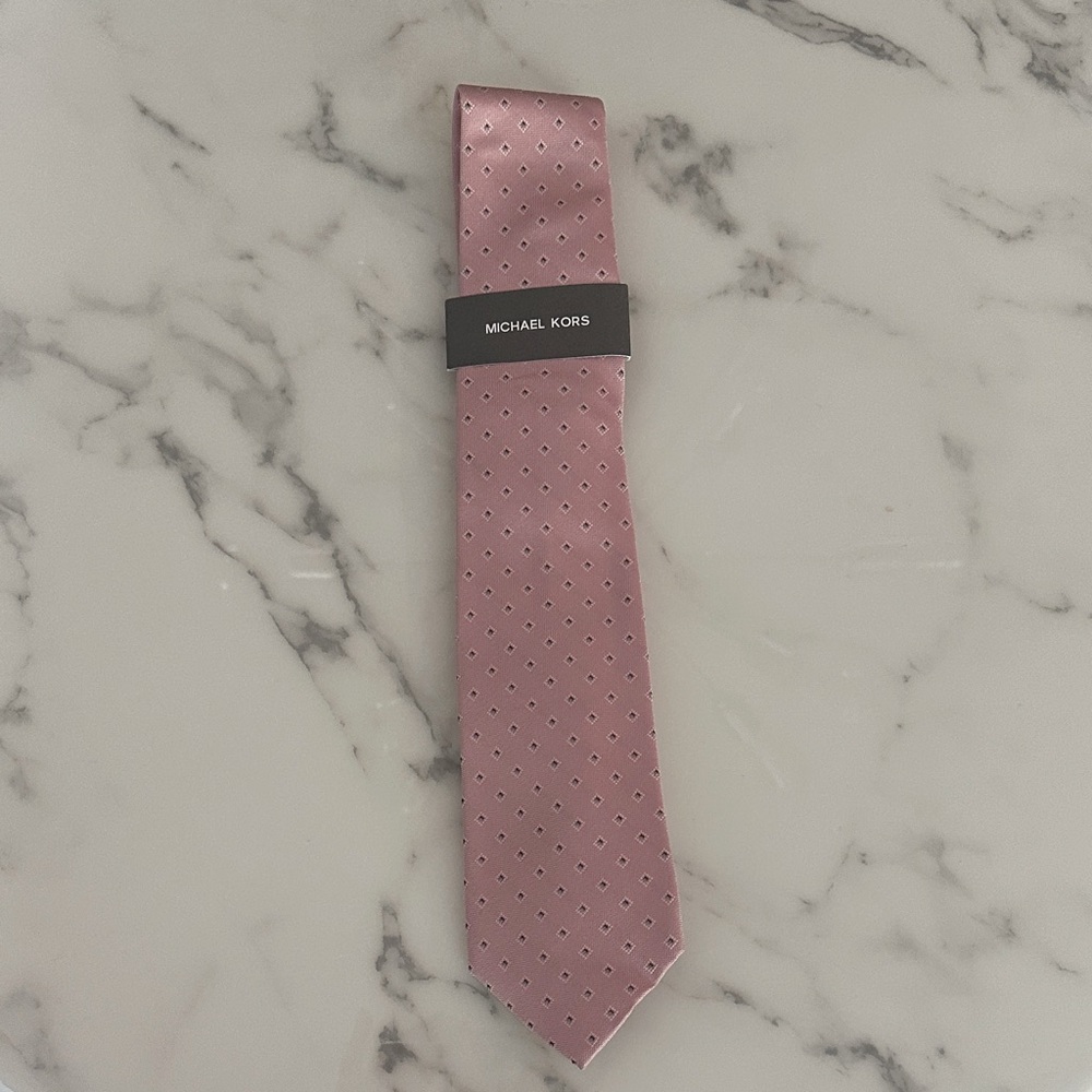 NWT Michael Kors Silk Blend Pink Geometric Tie